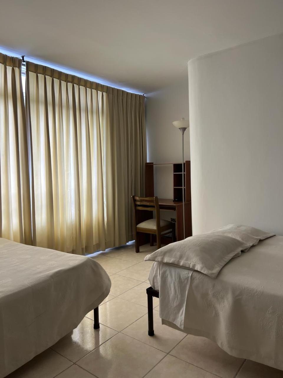 Hotel Armenia Centro Bagian luar foto