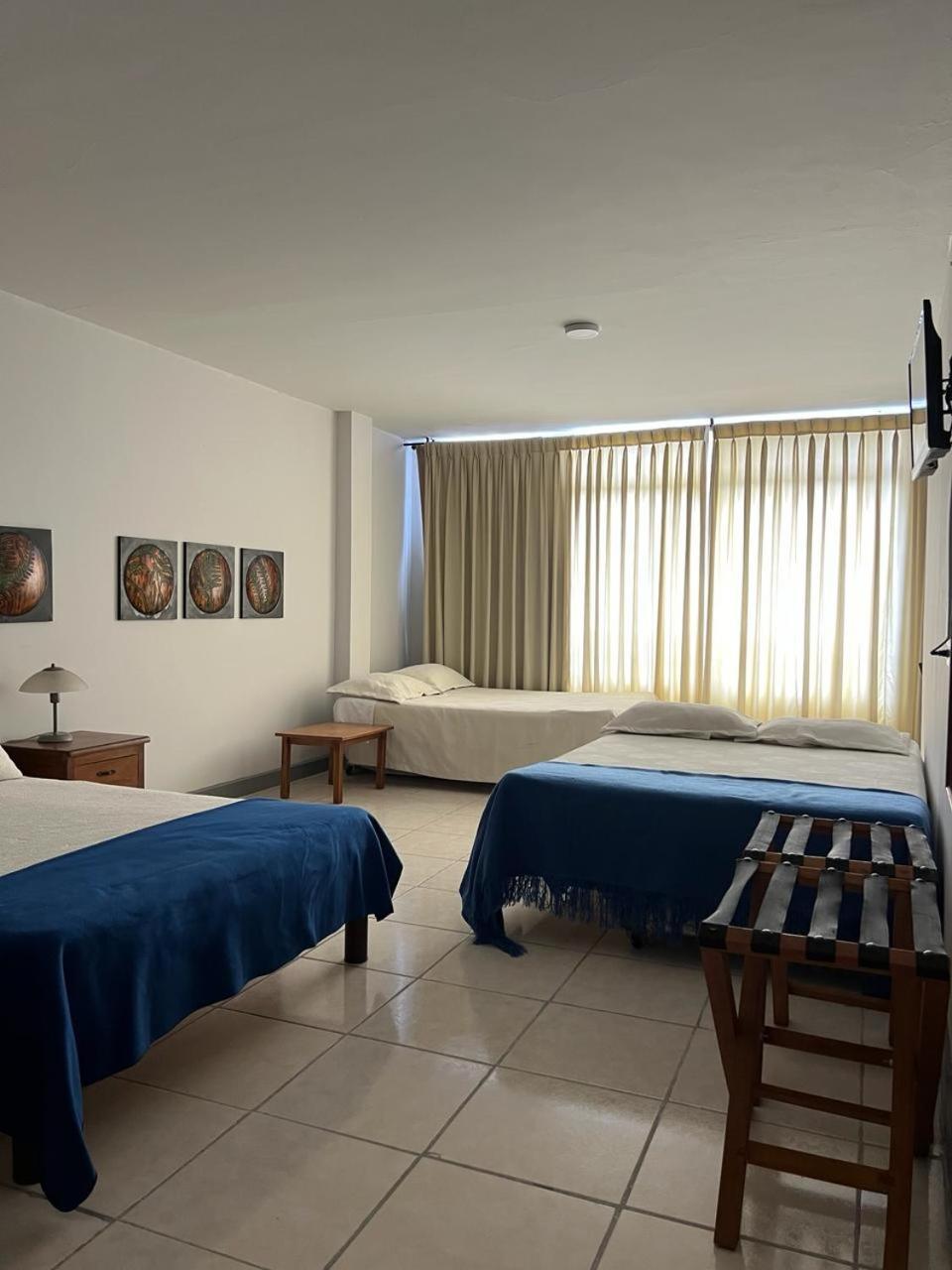Hotel Armenia Centro Bagian luar foto