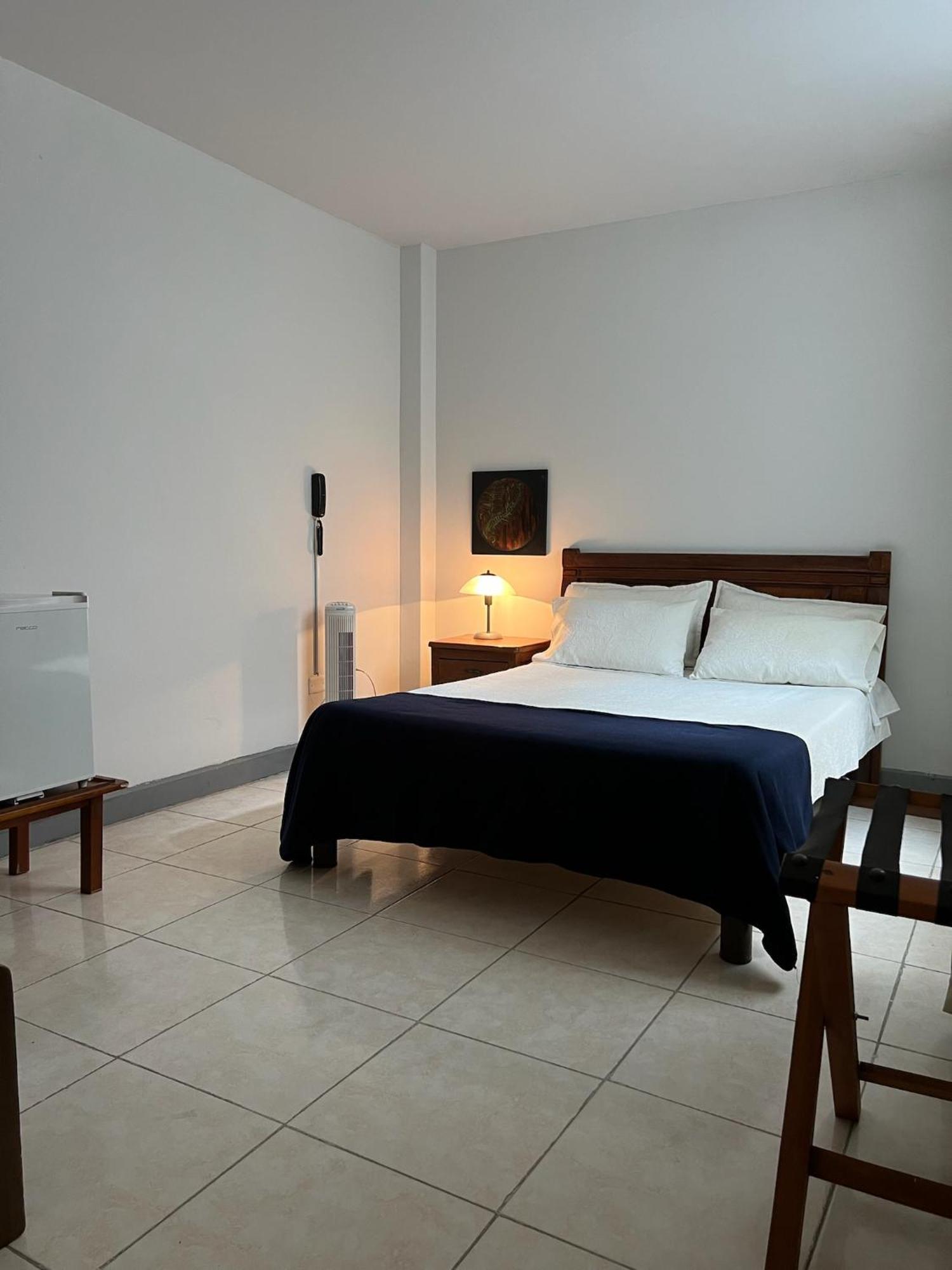 Hotel Armenia Centro Bagian luar foto