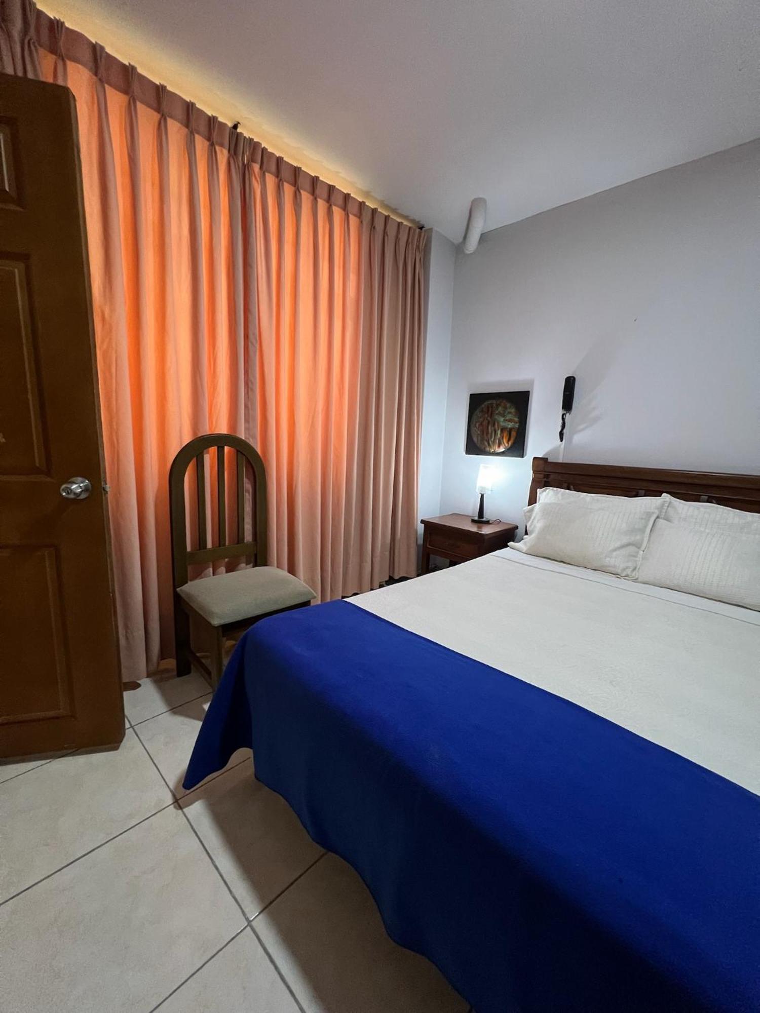Hotel Armenia Centro Bagian luar foto