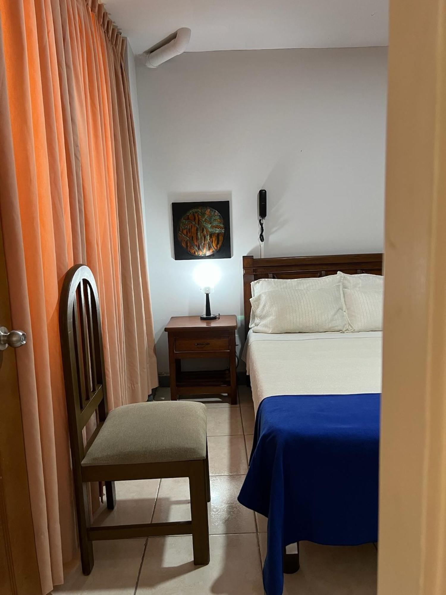 Hotel Armenia Centro Bagian luar foto