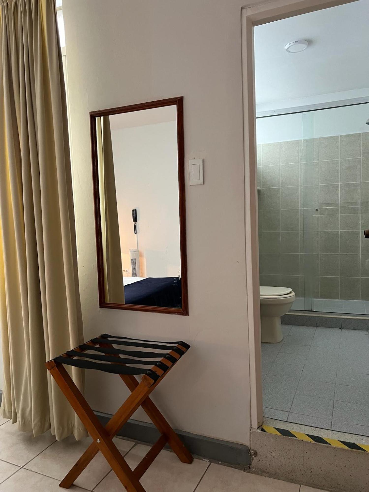 Hotel Armenia Centro Bagian luar foto