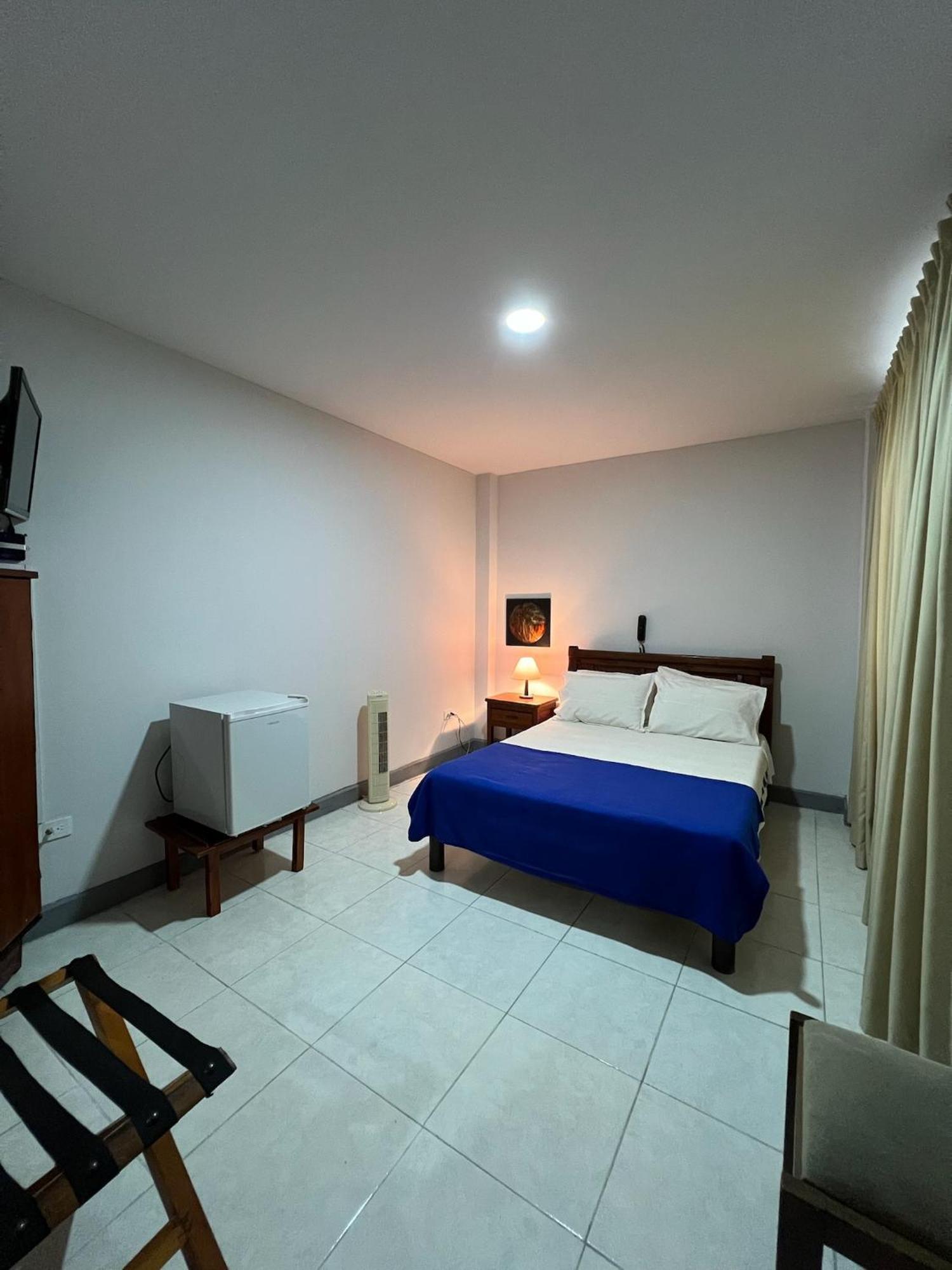 Hotel Armenia Centro Bagian luar foto
