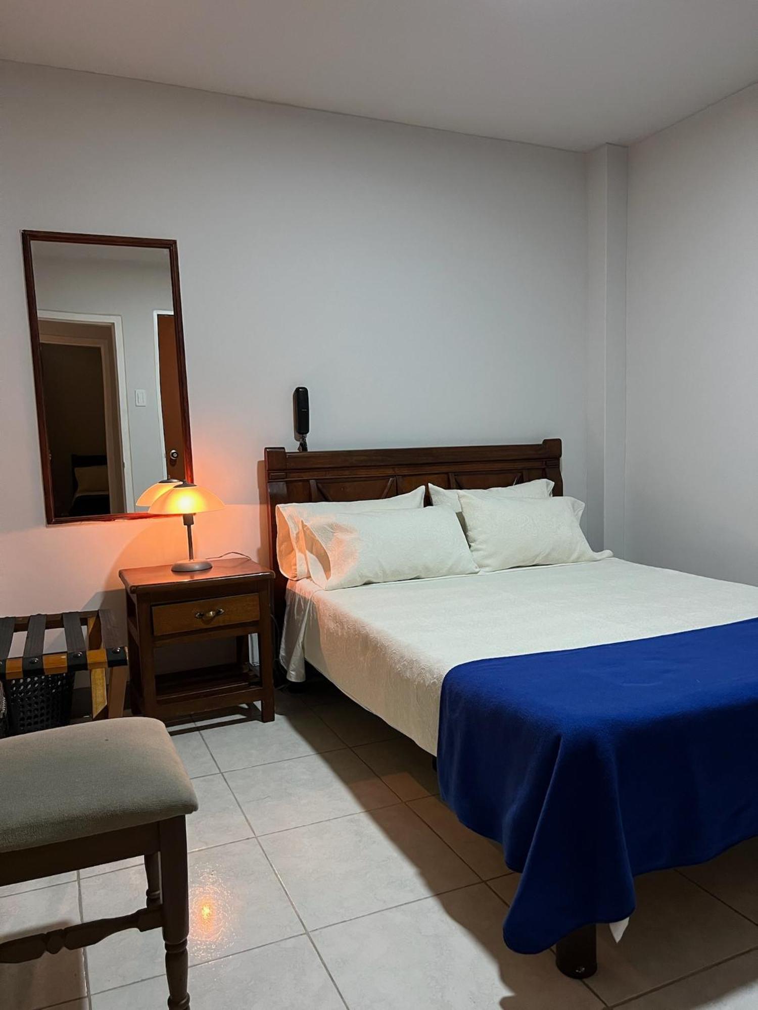 Hotel Armenia Centro Bagian luar foto