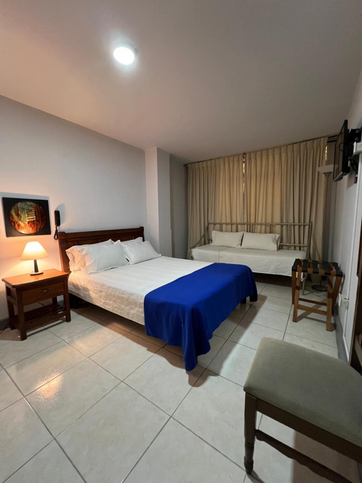 Hotel Armenia Centro Bagian luar foto